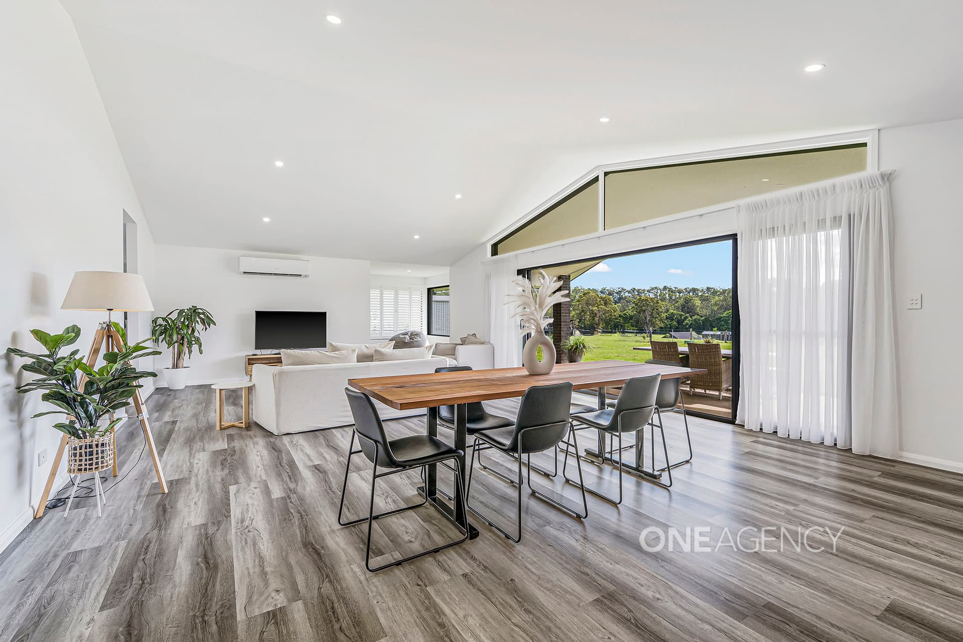 124 Neville Road, Beechwood, Beechwood - Thumbnail 5