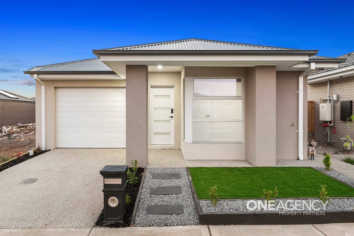 17 Waterfern Street, Fraser Rise, Fraser Rise - Image 1
