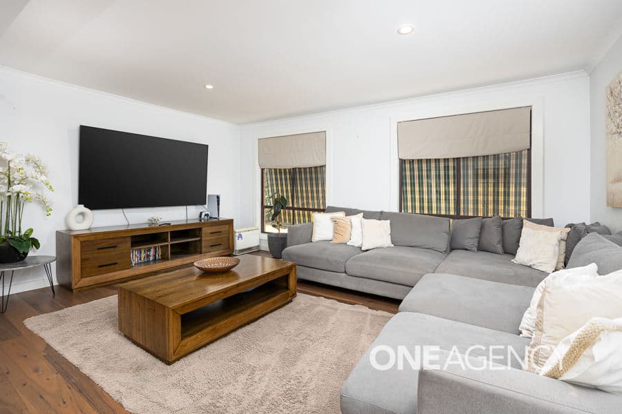 12 KAROOM Drive, Glenfield Park, Glenfield Park - Thumbnail 2