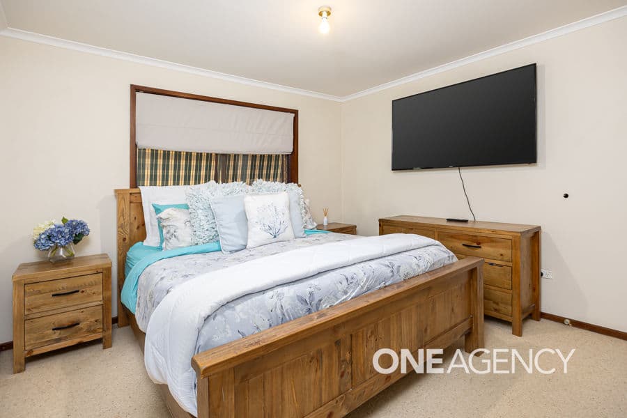 12 KAROOM Drive, Glenfield Park, Glenfield Park - Thumbnail 6