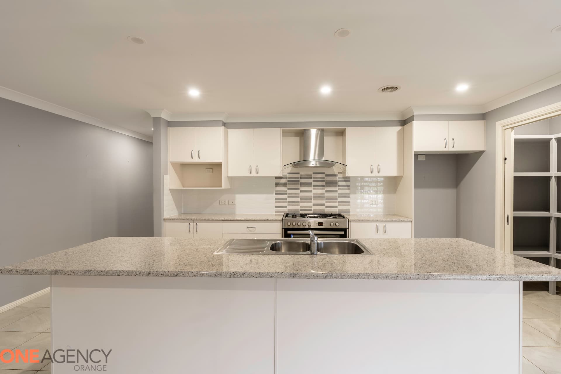48 Molloy Drive, Orange, Orange - Thumbnail 3