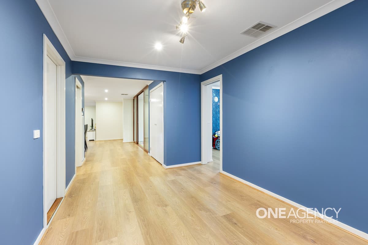 21 Arrowgrass Drive, Point Cook, Point Cook - Thumbnail 2