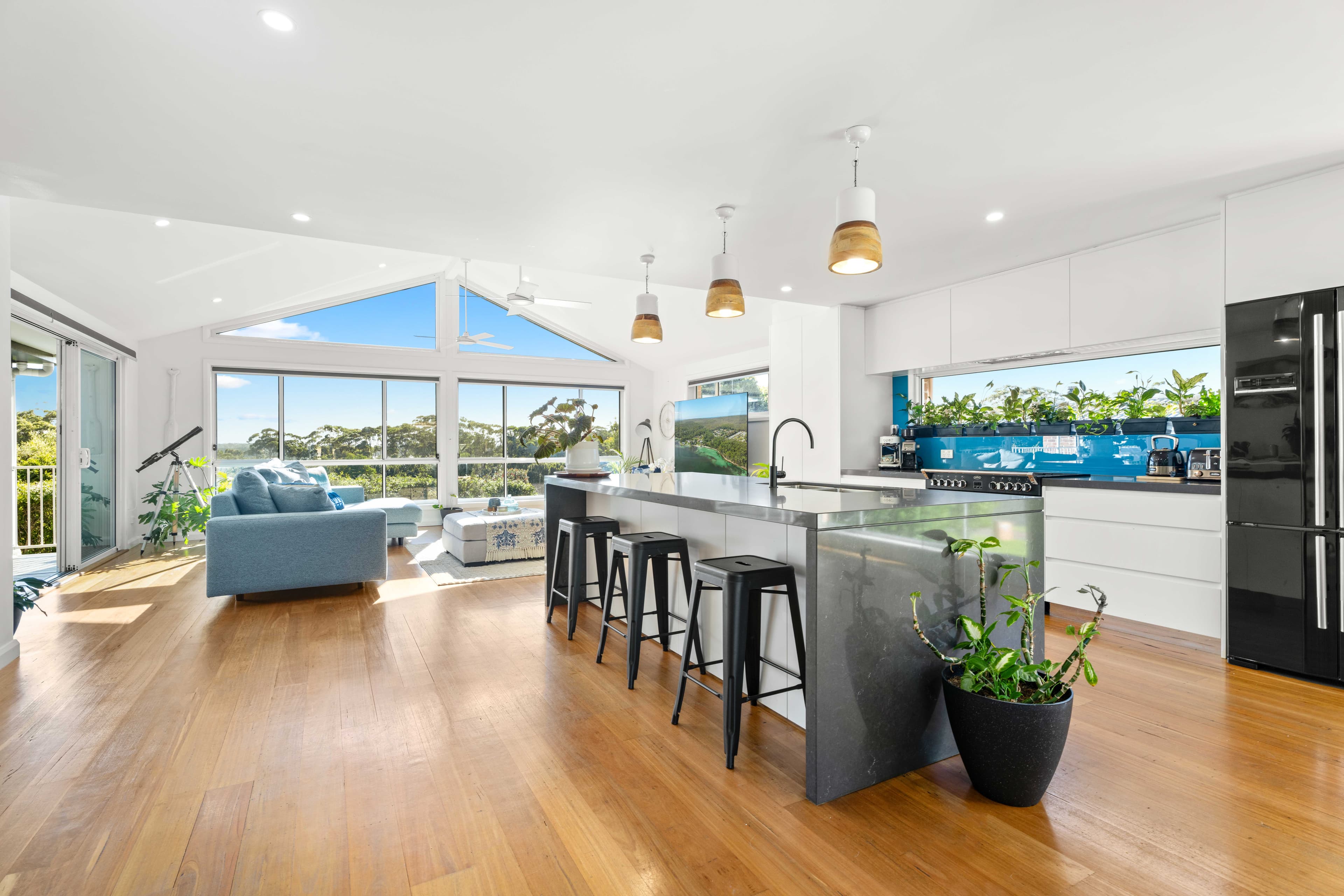 15 Wasshaven Close, Wrights Beach, Wrights Beach - Image 1