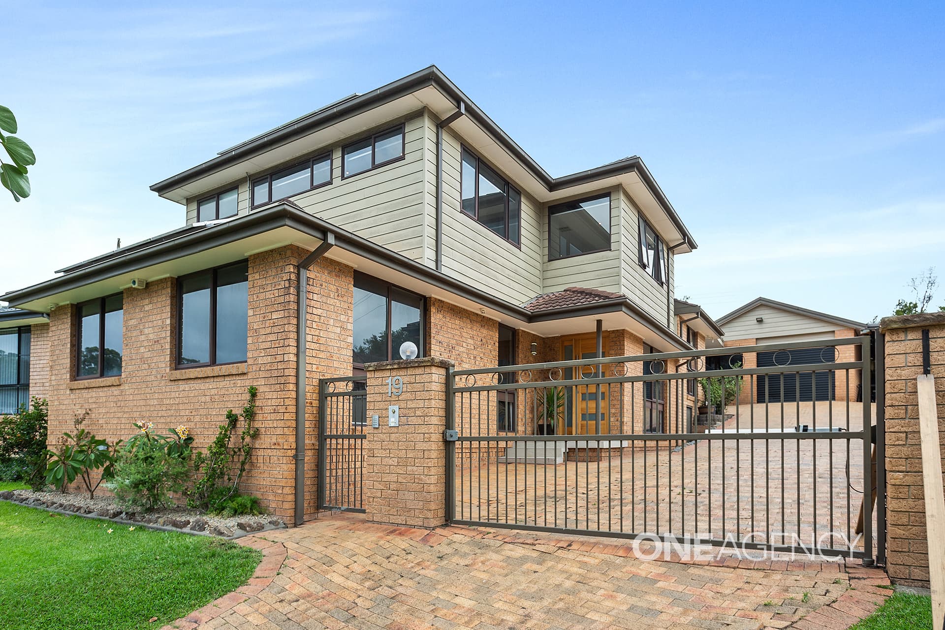 19 Minda Crescent, Oak Flats, Oak Flats - Thumbnail 2
