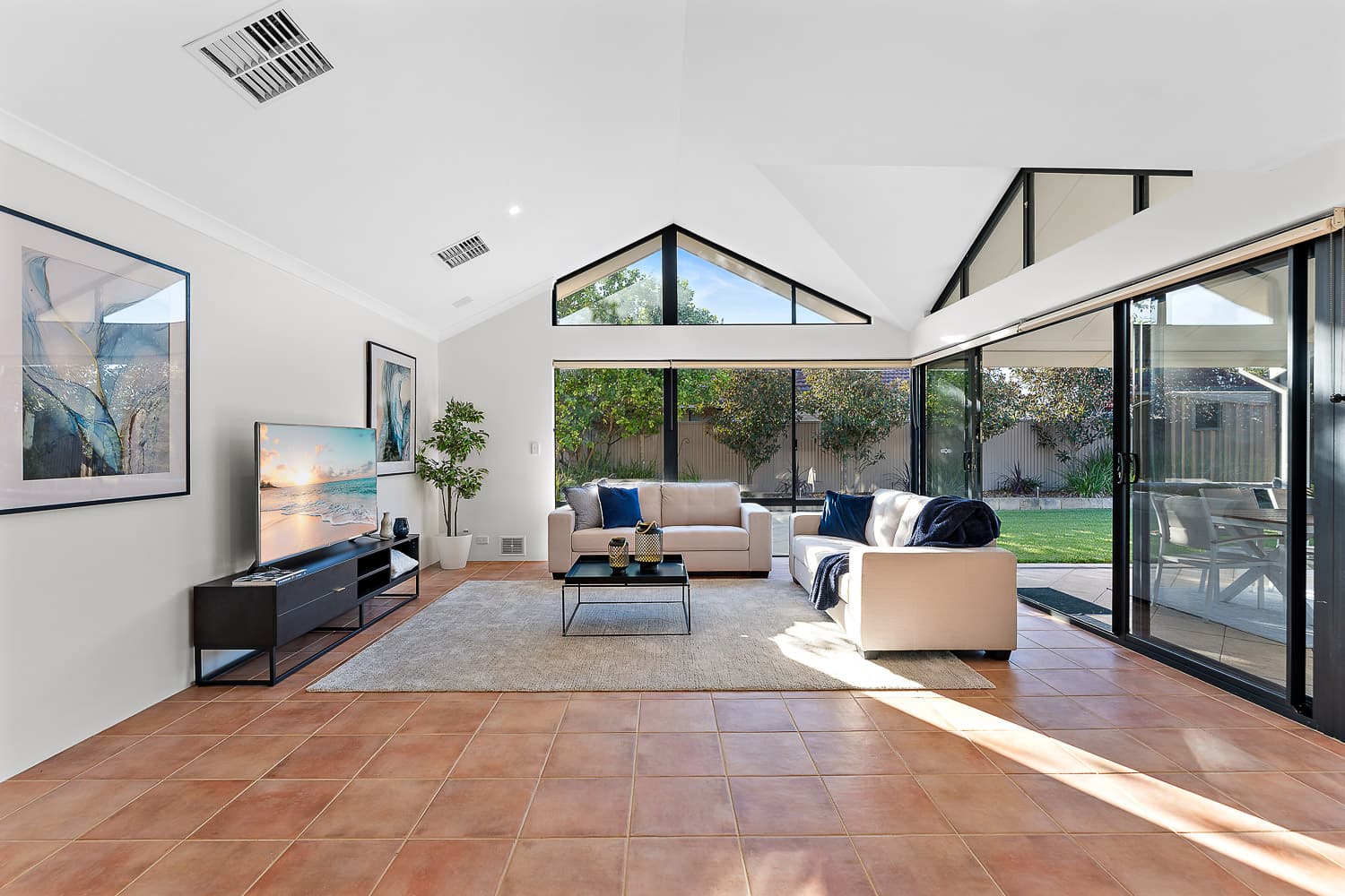 15 Greentree Drive, Southern River, Southern River - Thumbnail 2