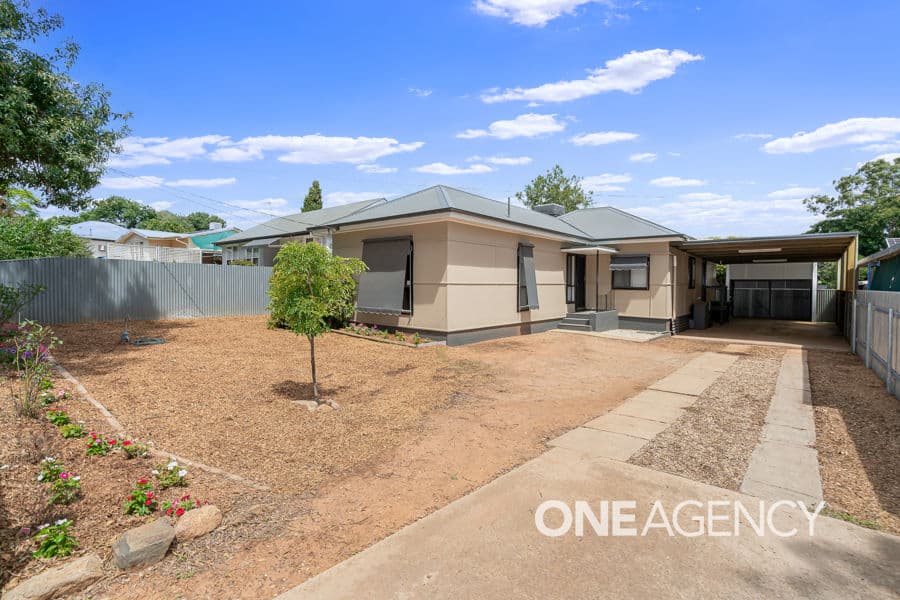12 CASTLEREAGH Avenue, Mount Austin, Mount Austin - Thumbnail 2