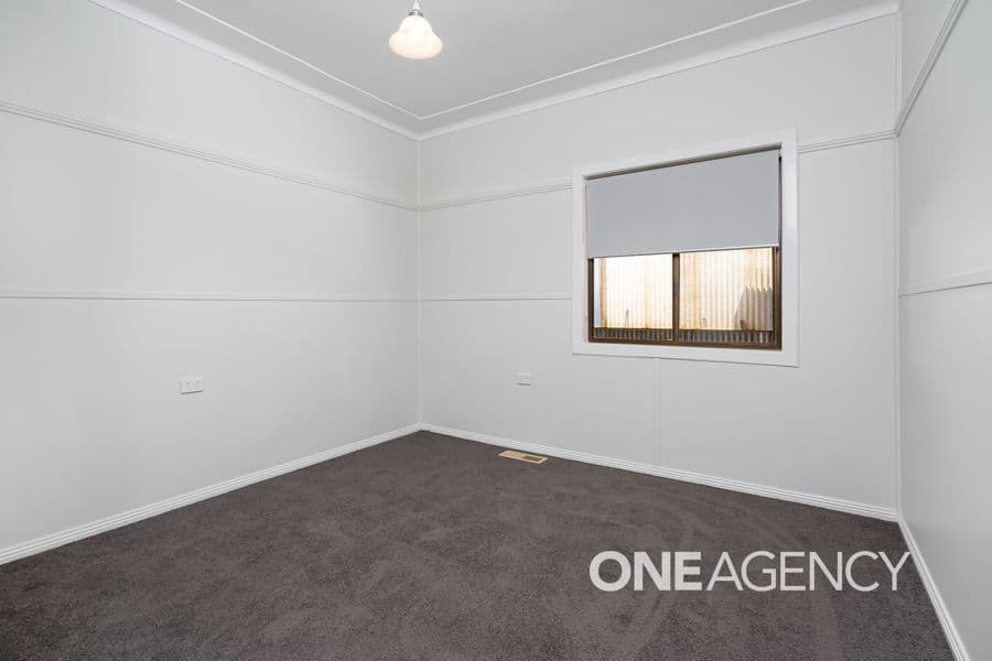 12 CASTLEREAGH Avenue, Mount Austin, Mount Austin - Thumbnail 8