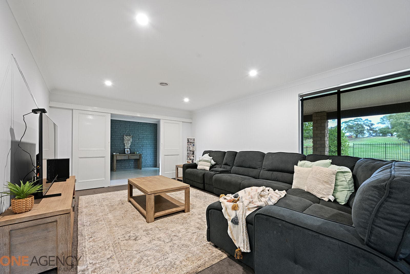 61 Coronation Drive, Orange, Orange - Thumbnail 2