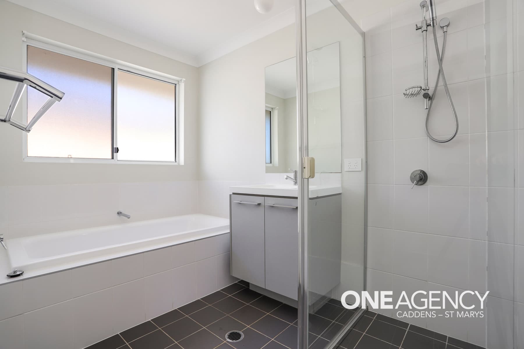 12 Coachwood Drive, Claremont Meadows, Claremont Meadows - Thumbnail 3