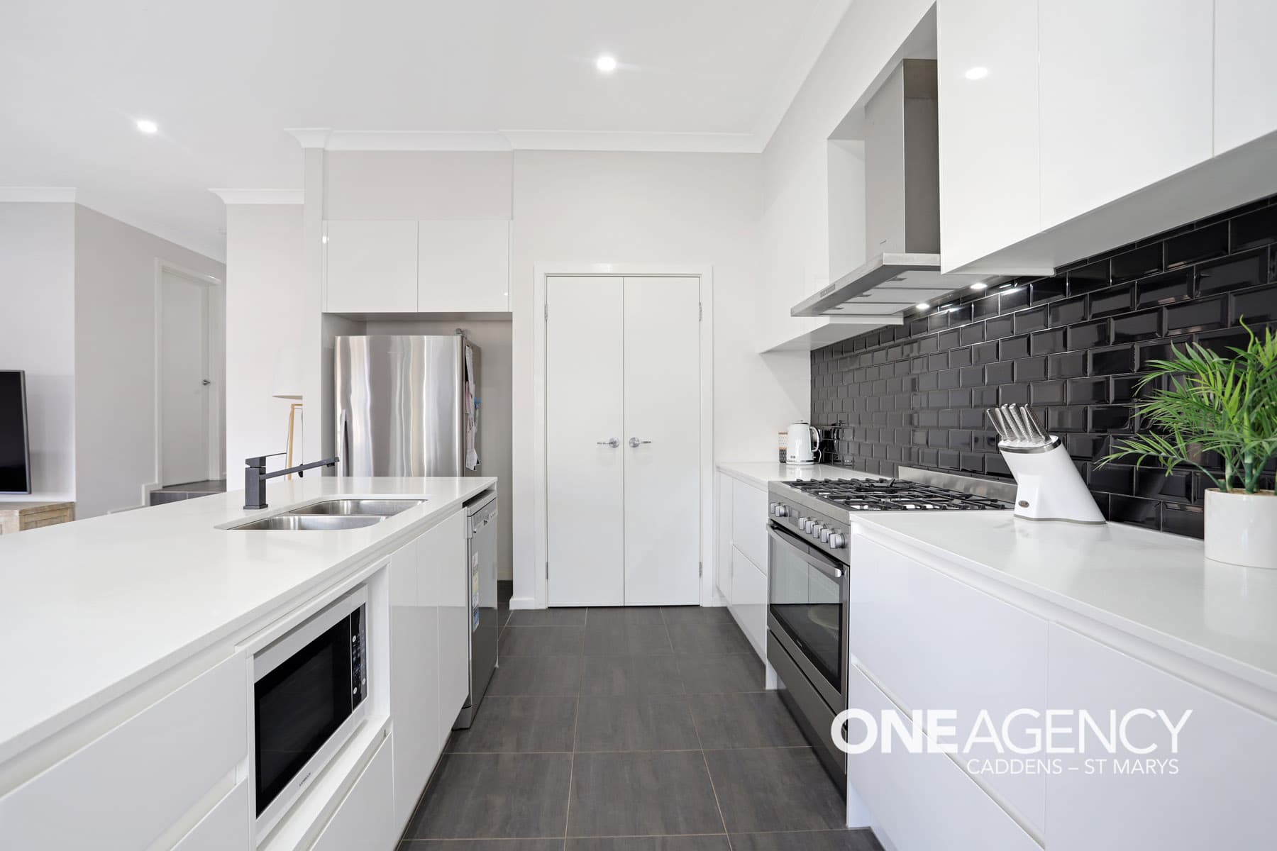 7 Delaware Avenue, Caddens, Caddens - Thumbnail 2
