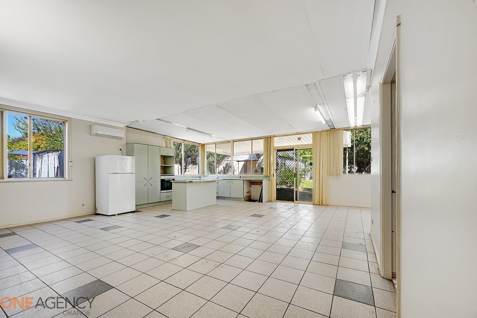 250 Byng Street, Orange, Orange - Thumbnail 2