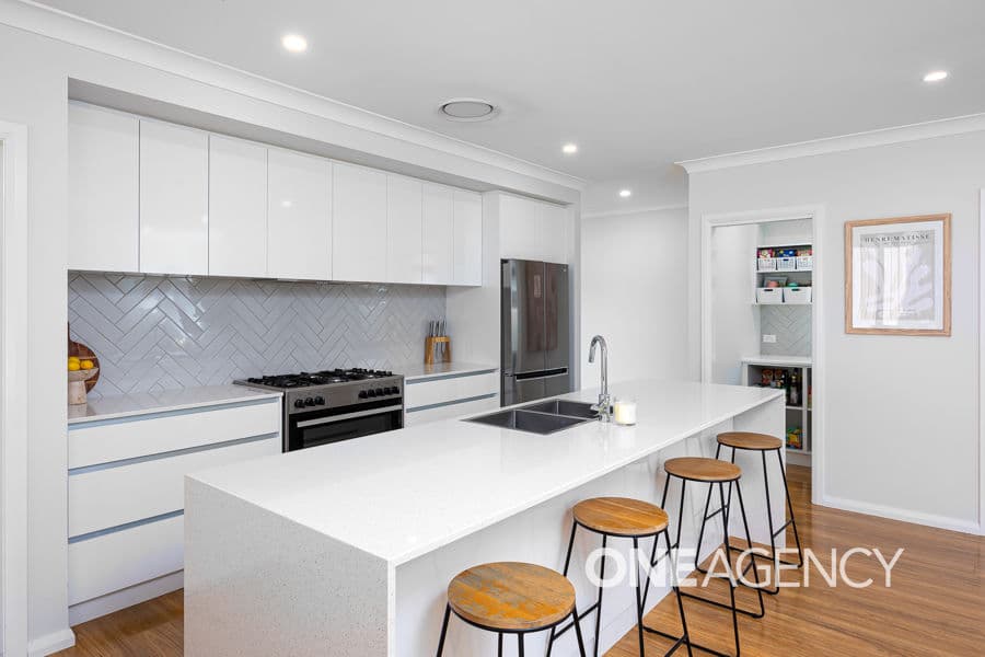 13 OPPERMAN Street, Boorooma, Boorooma - Thumbnail 4