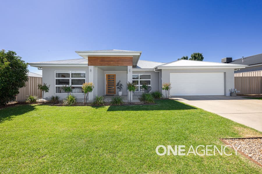 13 OPPERMAN Street, Boorooma, Boorooma - Image 1