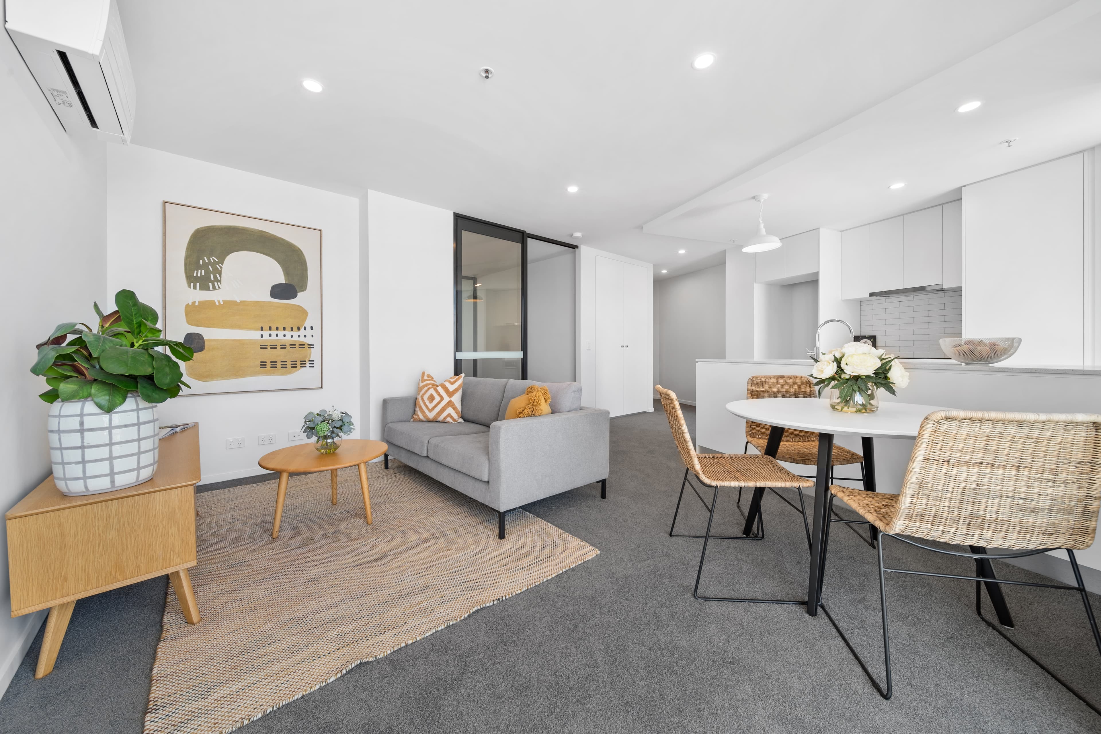 602/90 Swain Street, Gungahlin, Gungahlin - Thumbnail 2