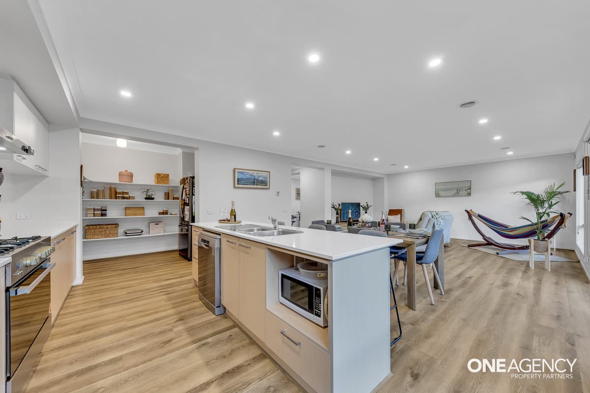 372 Saltwater Promenade, Point Cook, Point Cook - Thumbnail 7
