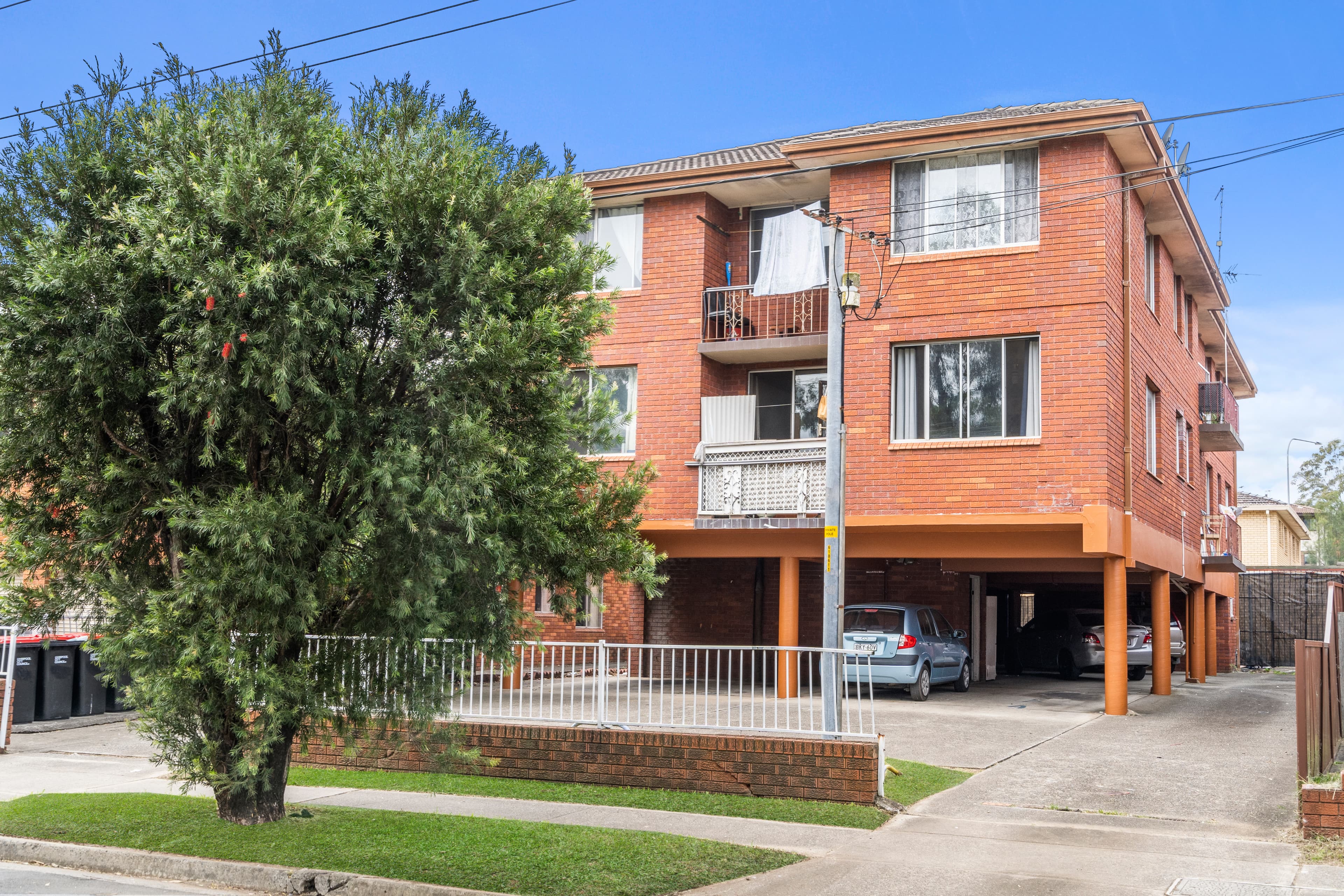 2/8 Collimore Avenue, Liverpool, Liverpool - Image 1