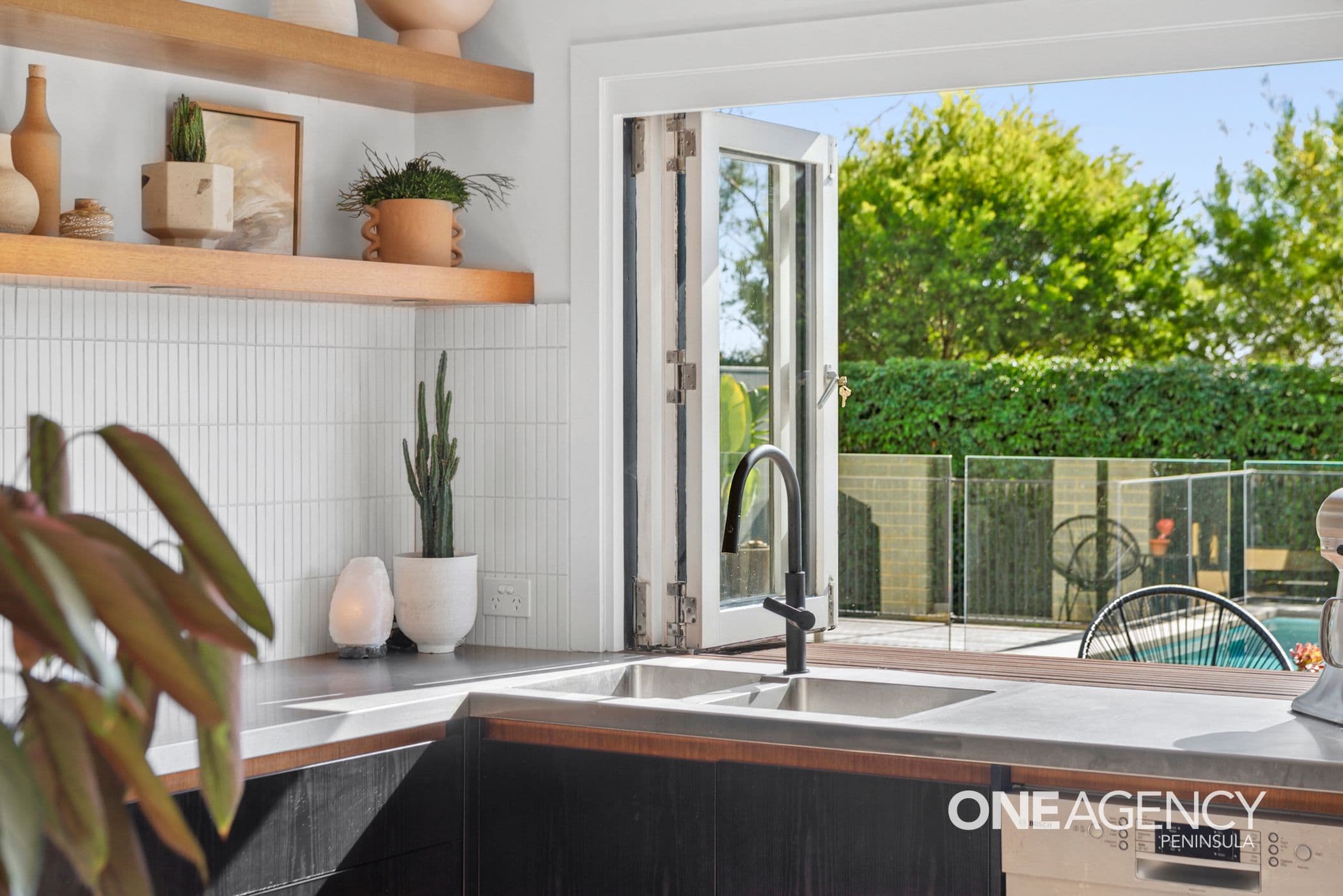 33 Allison Road, Mount Eliza, Mount Eliza - Thumbnail 2