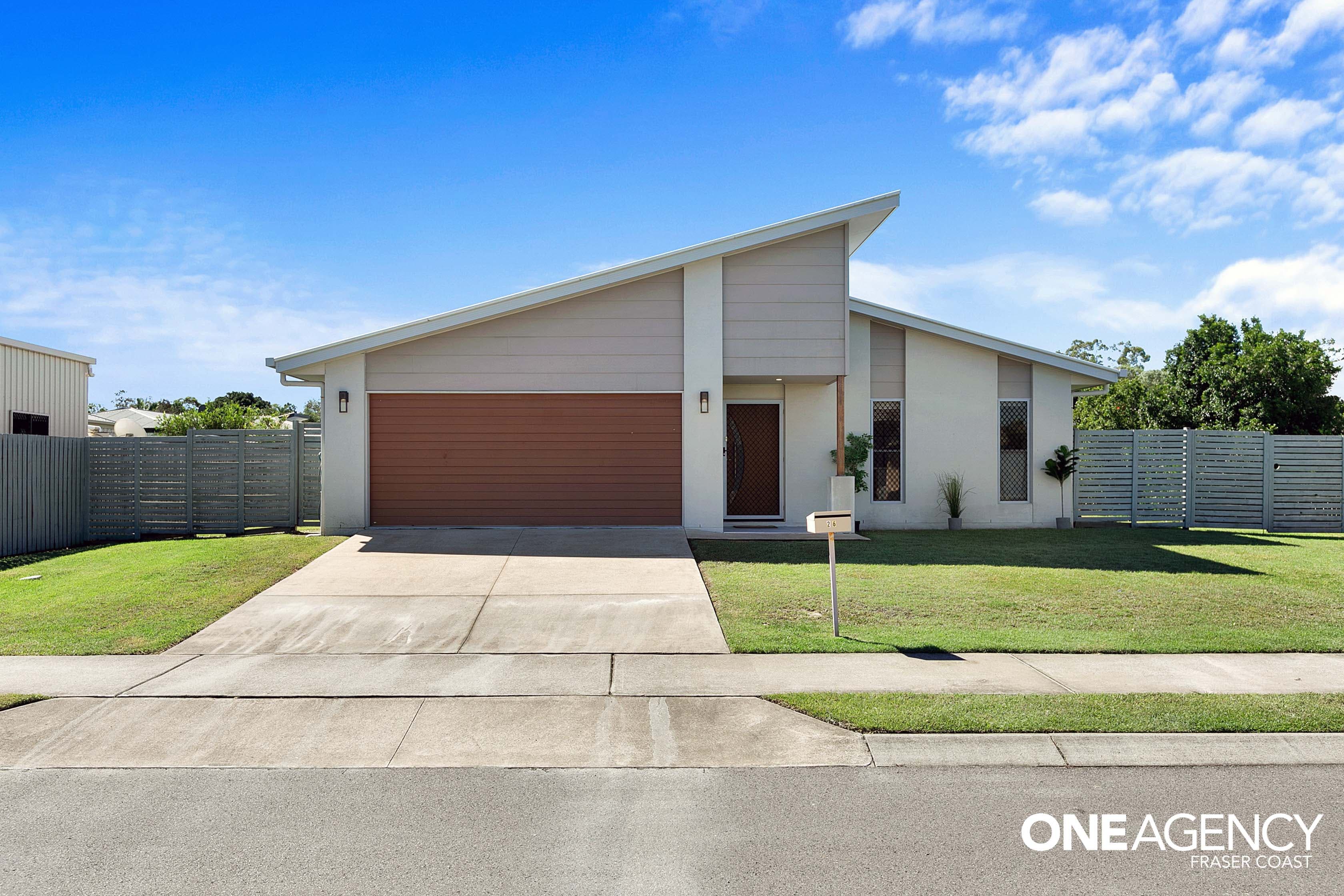 26 Ronaldo Way, Urangan, Urangan - Image 1
