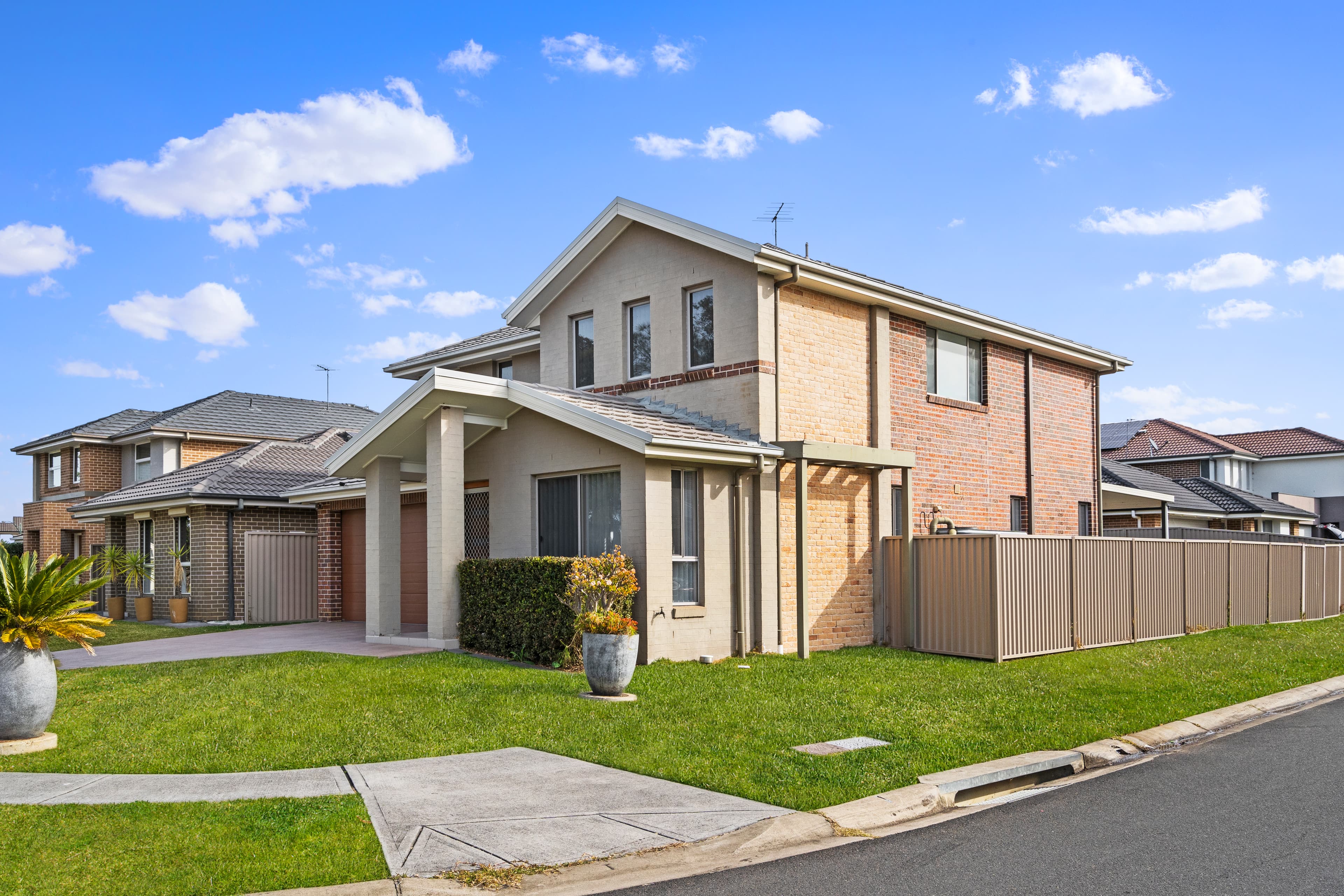 26 Sarah Hollands Drive, Carnes Hill, Carnes Hill - Thumbnail 2