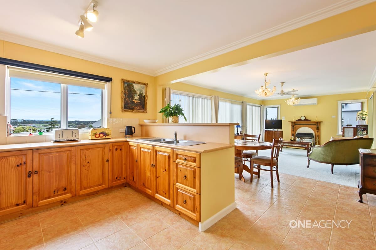105 Emmett Street, Smithton, Smithton - Thumbnail 4