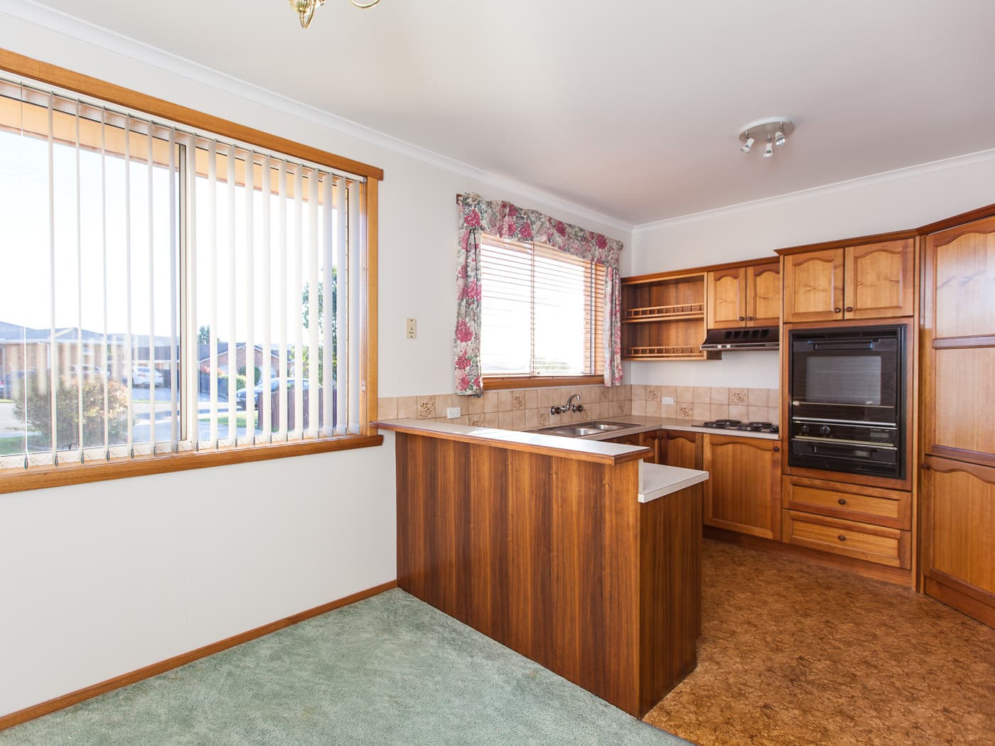 11 Leslie Grove, Prospect Vale, Prospect Vale - Thumbnail 3