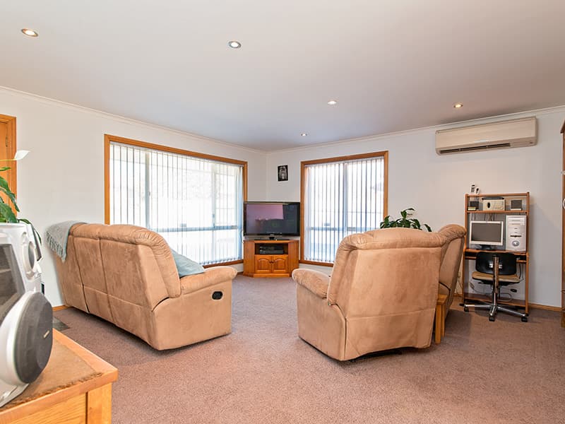 49 Rothesay Close, Newnham, Newnham - Thumbnail 3
