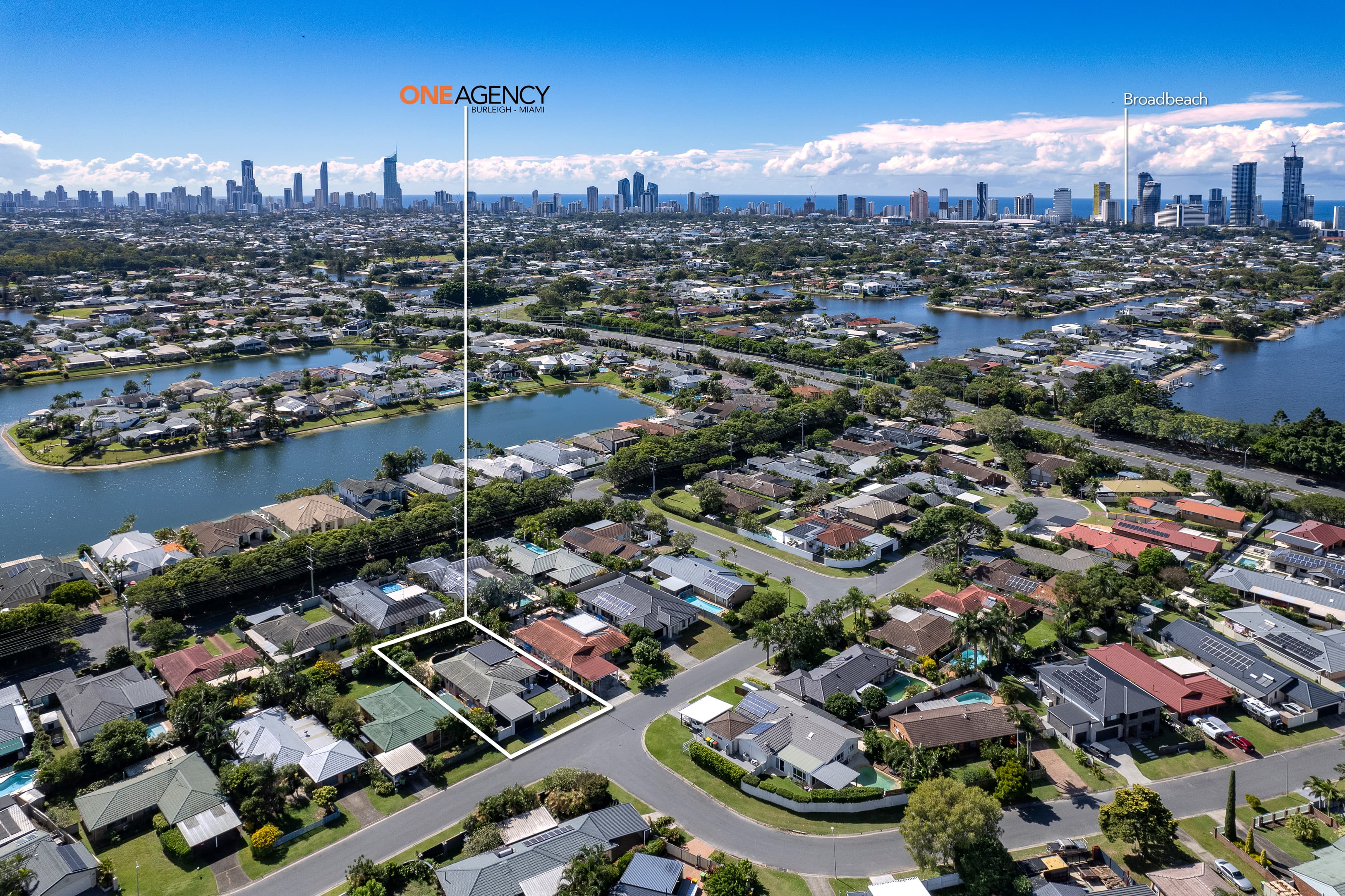 12 Hokitika Street, Broadbeach Waters, Broadbeach Waters - Thumbnail 2