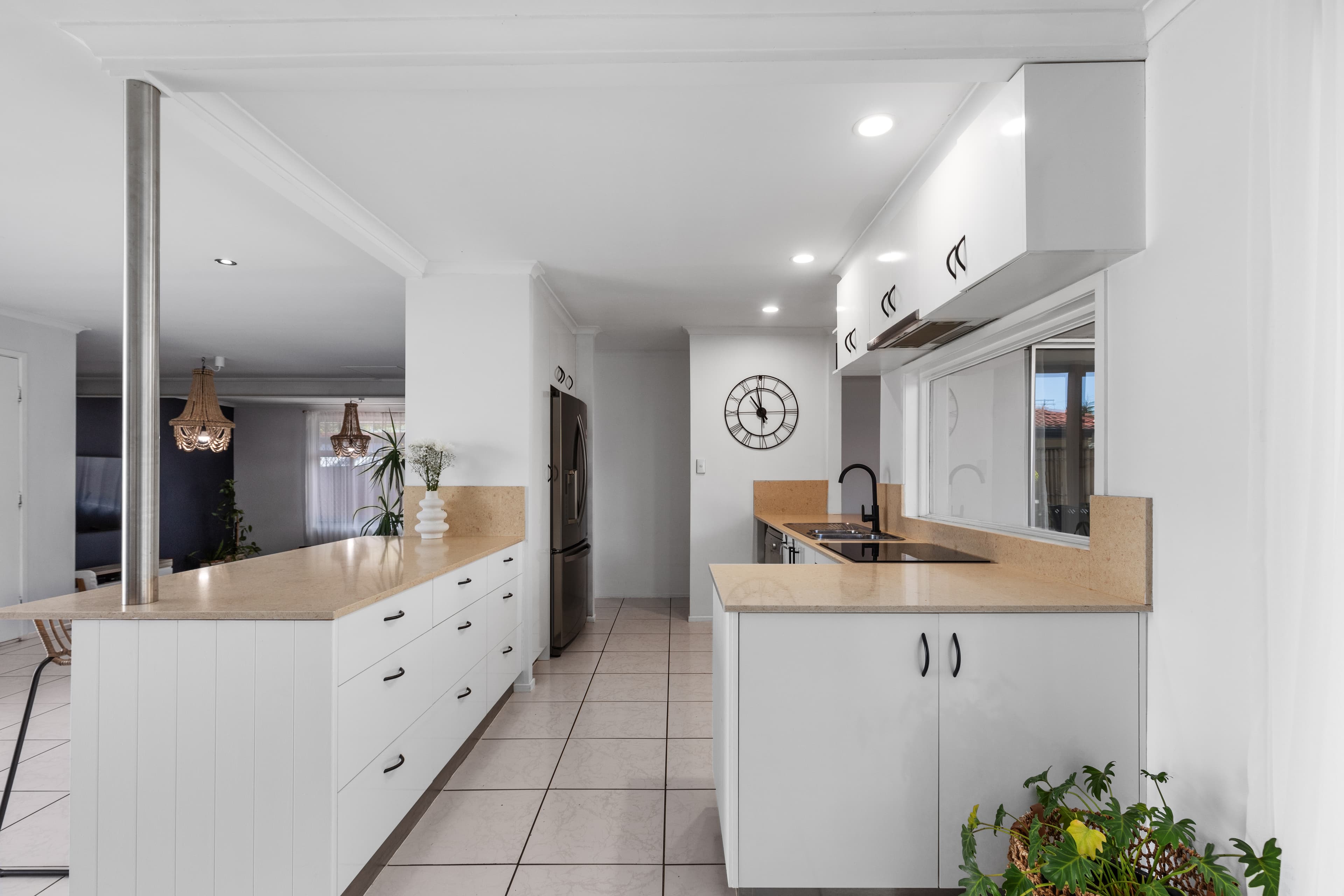 12 Hokitika Street, Broadbeach Waters, Broadbeach Waters - Thumbnail 7