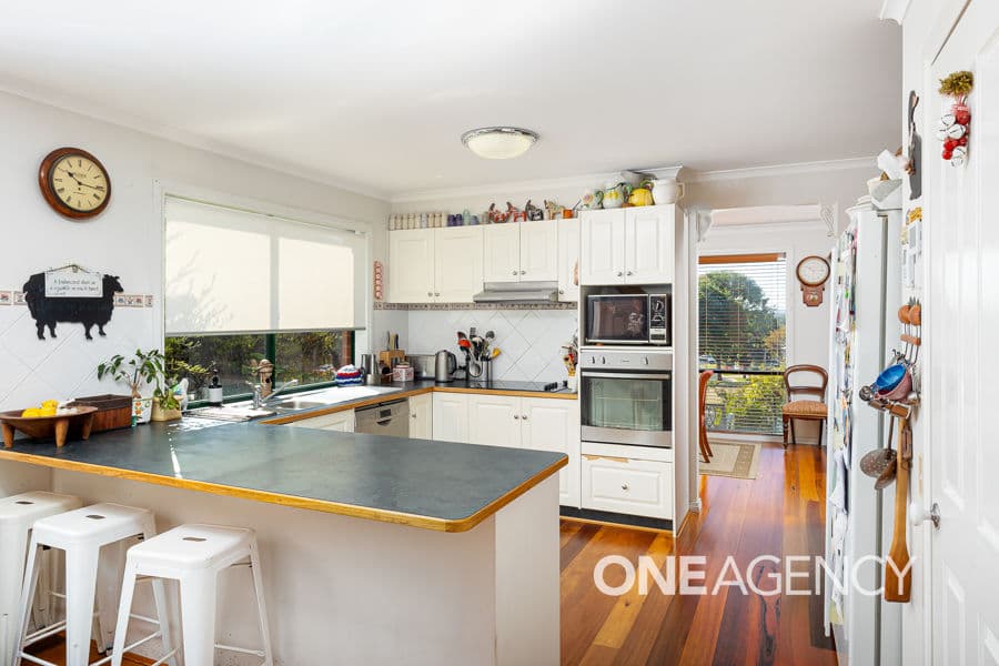 14 ROBERTS Way, Kooringal, Kooringal - Thumbnail 7
