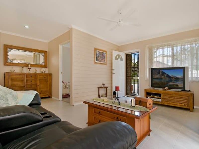 37 Audie Parade, Berkeley Vale, Berkeley Vale - Thumbnail 2