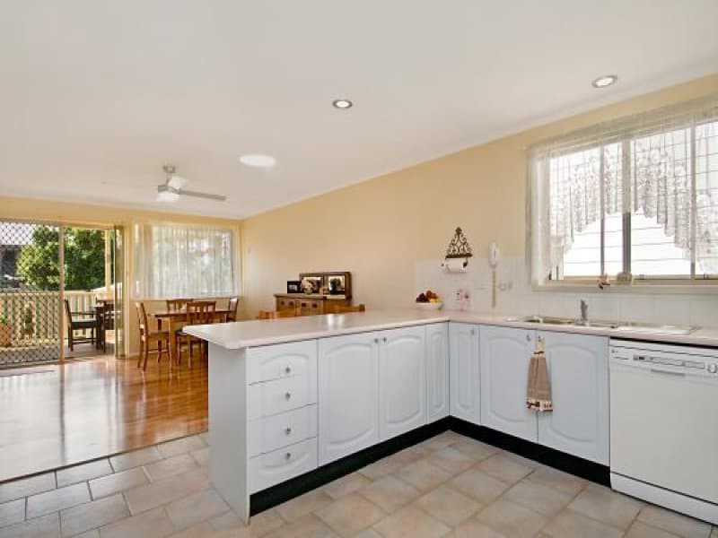 37 Audie Parade, Berkeley Vale, Berkeley Vale - Thumbnail 6