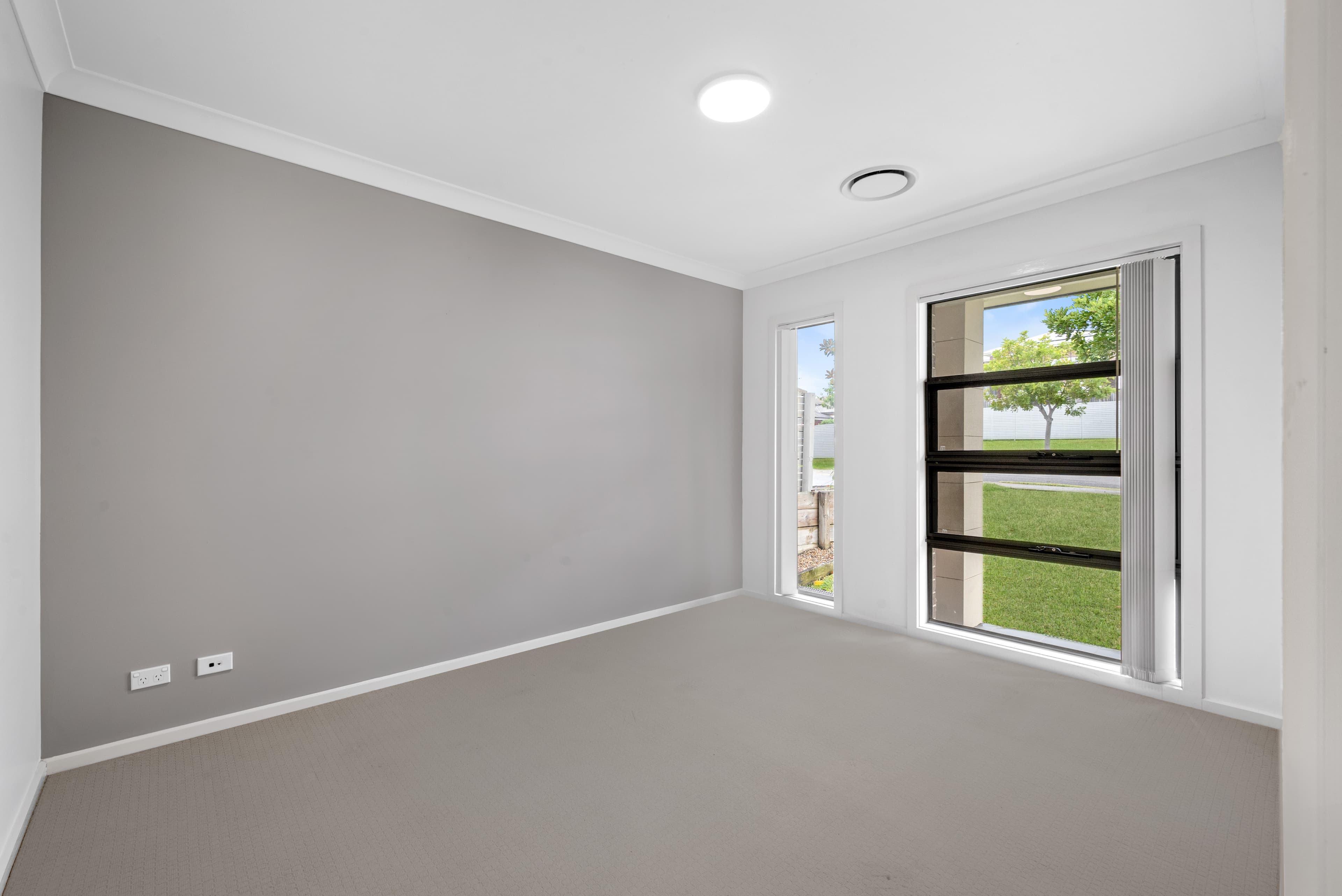22 Highdale Terrace, Glenmore Park, Glenmore Park - Thumbnail 8