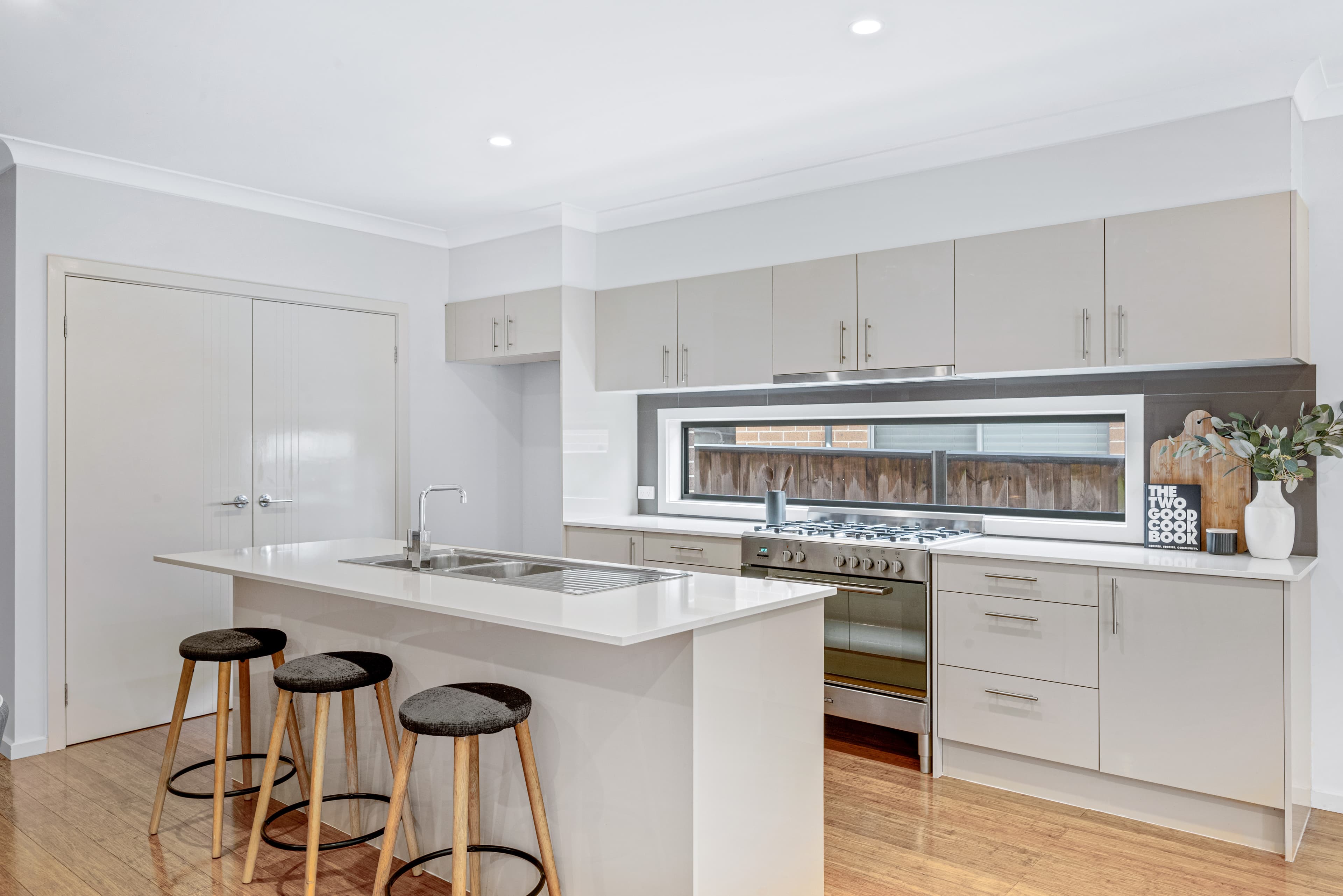 22 Highdale Terrace, Glenmore Park, Glenmore Park - Thumbnail 6