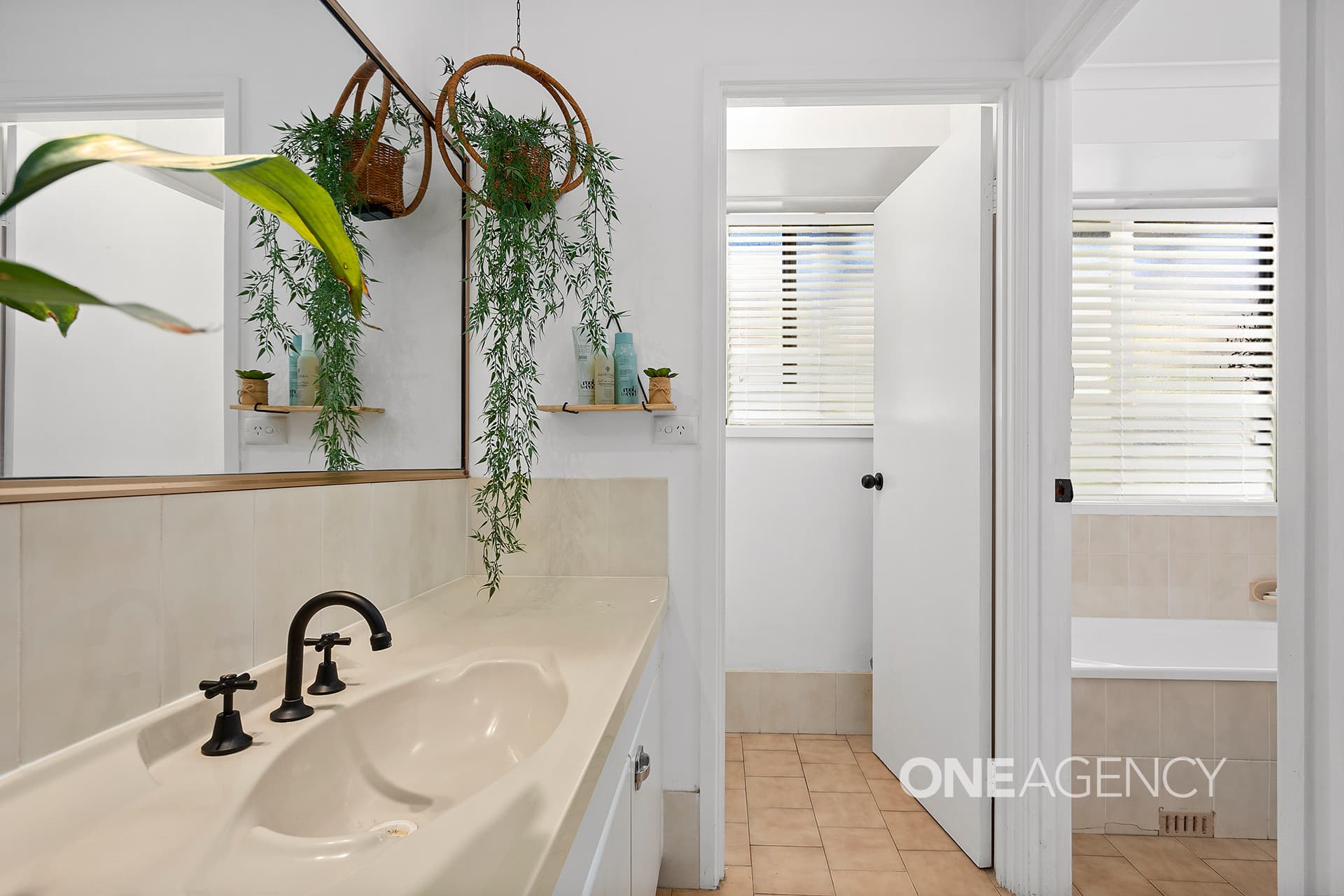 23 Sierra Drive, Horsley, Horsley - Thumbnail 6