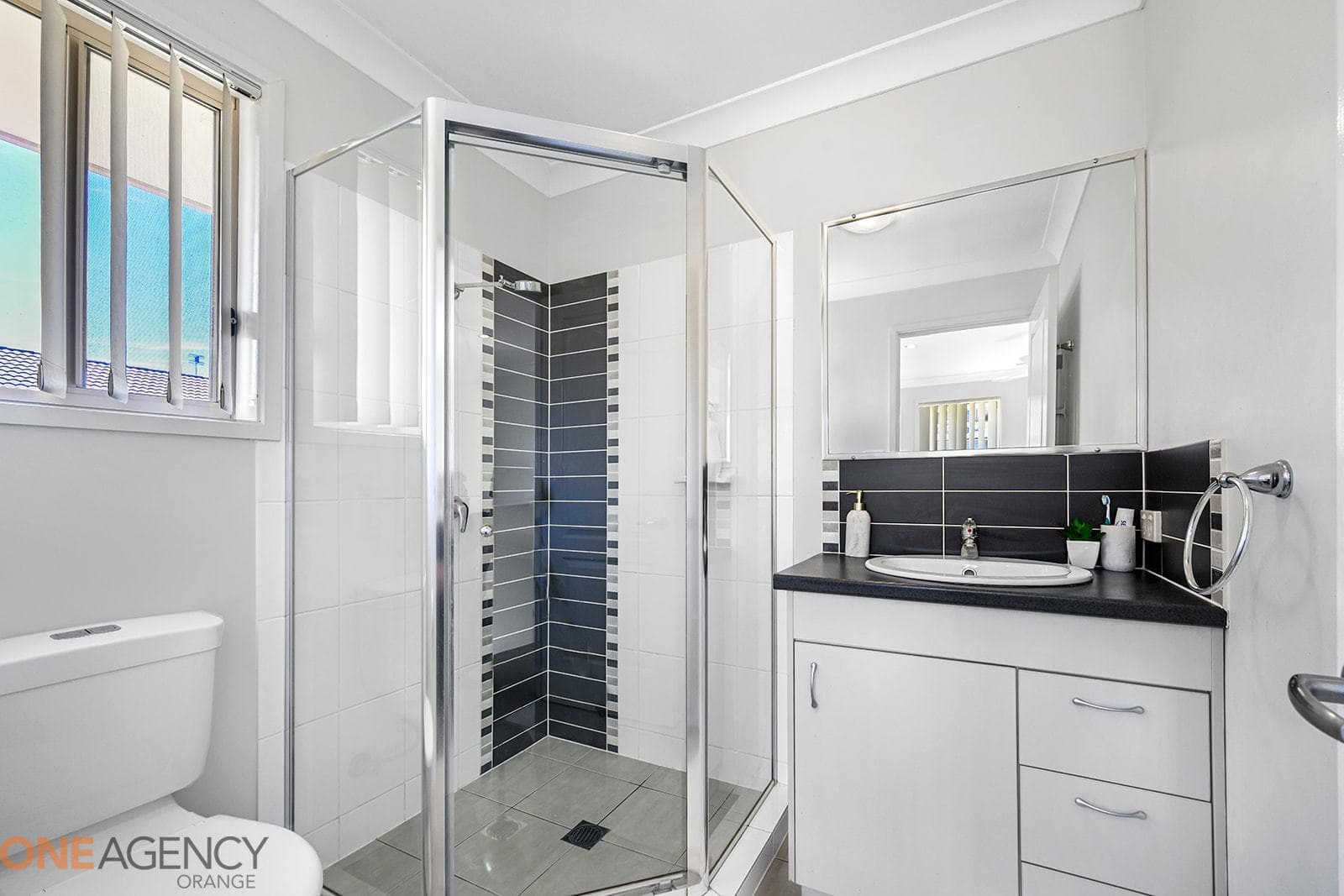 54 Honeyman Drive, Orange, Orange - Thumbnail 8