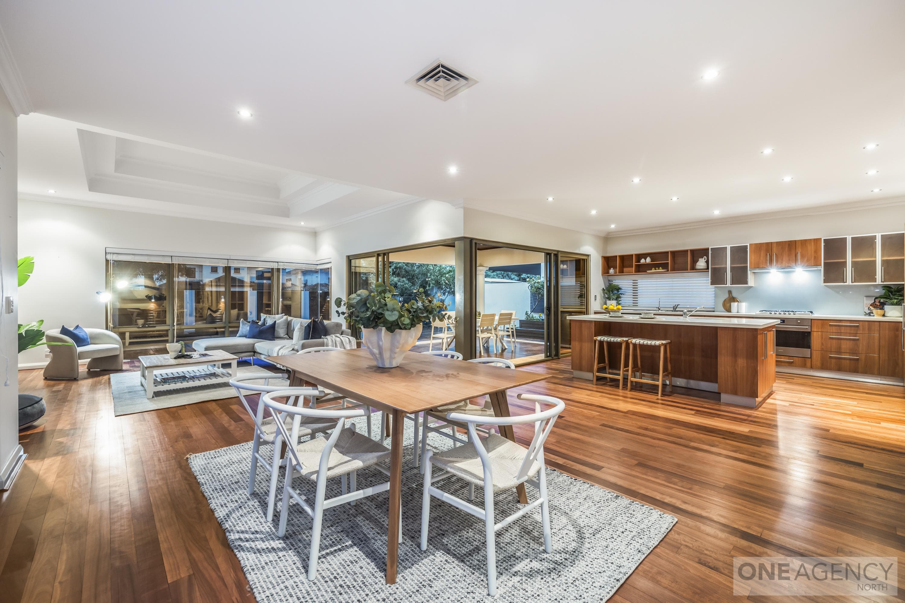10 San Remo Boulevard, Stirling, Stirling - Thumbnail 2