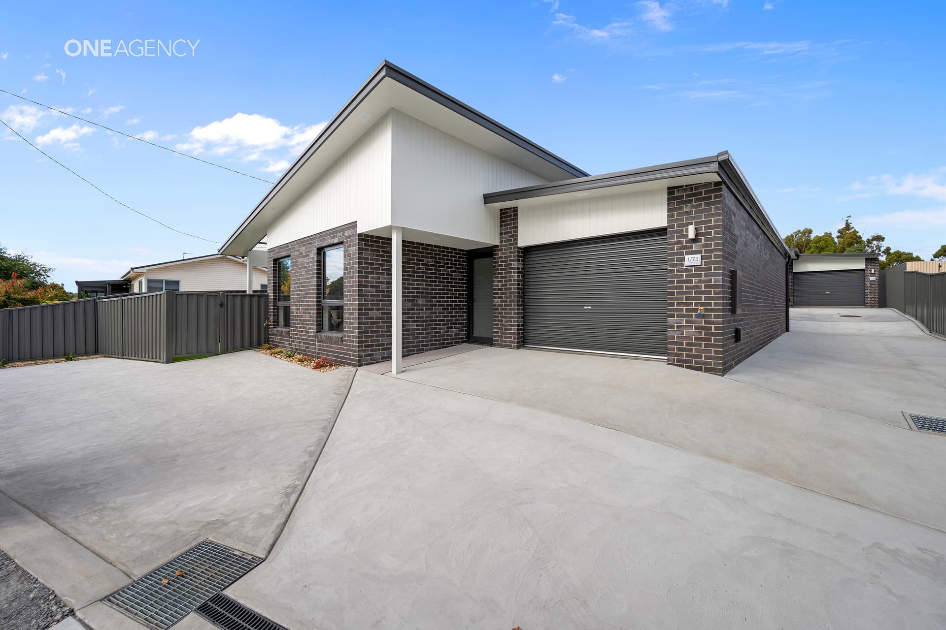 2/73 Lawrence Drive, Devonport, Devonport - Image 1