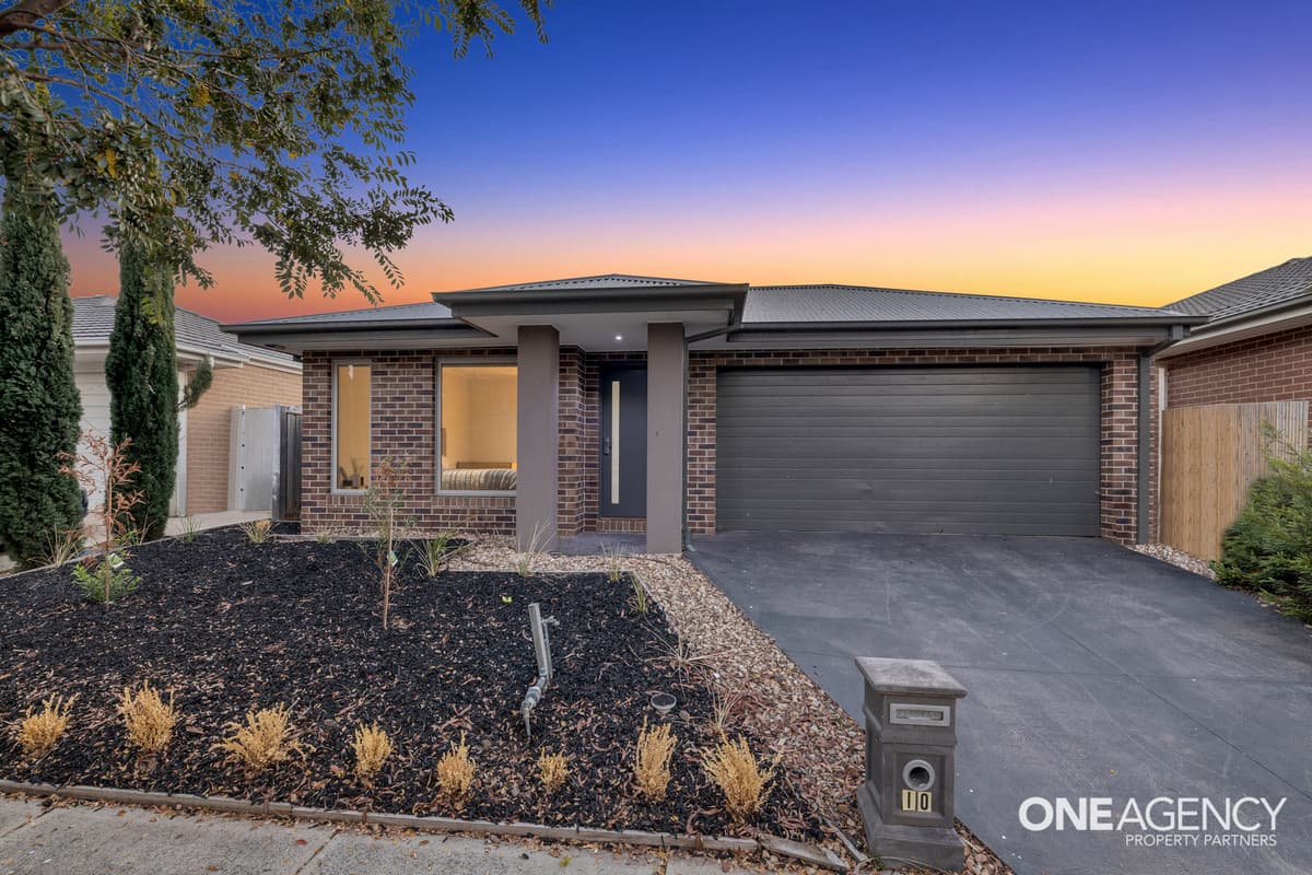 10 Lure Avenue, Point Cook, Point Cook - Thumbnail 2