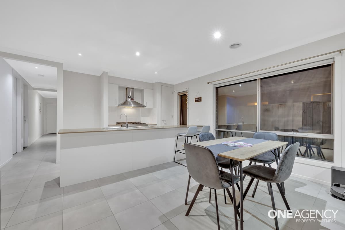 10 Lure Avenue, Point Cook, Point Cook - Thumbnail 5