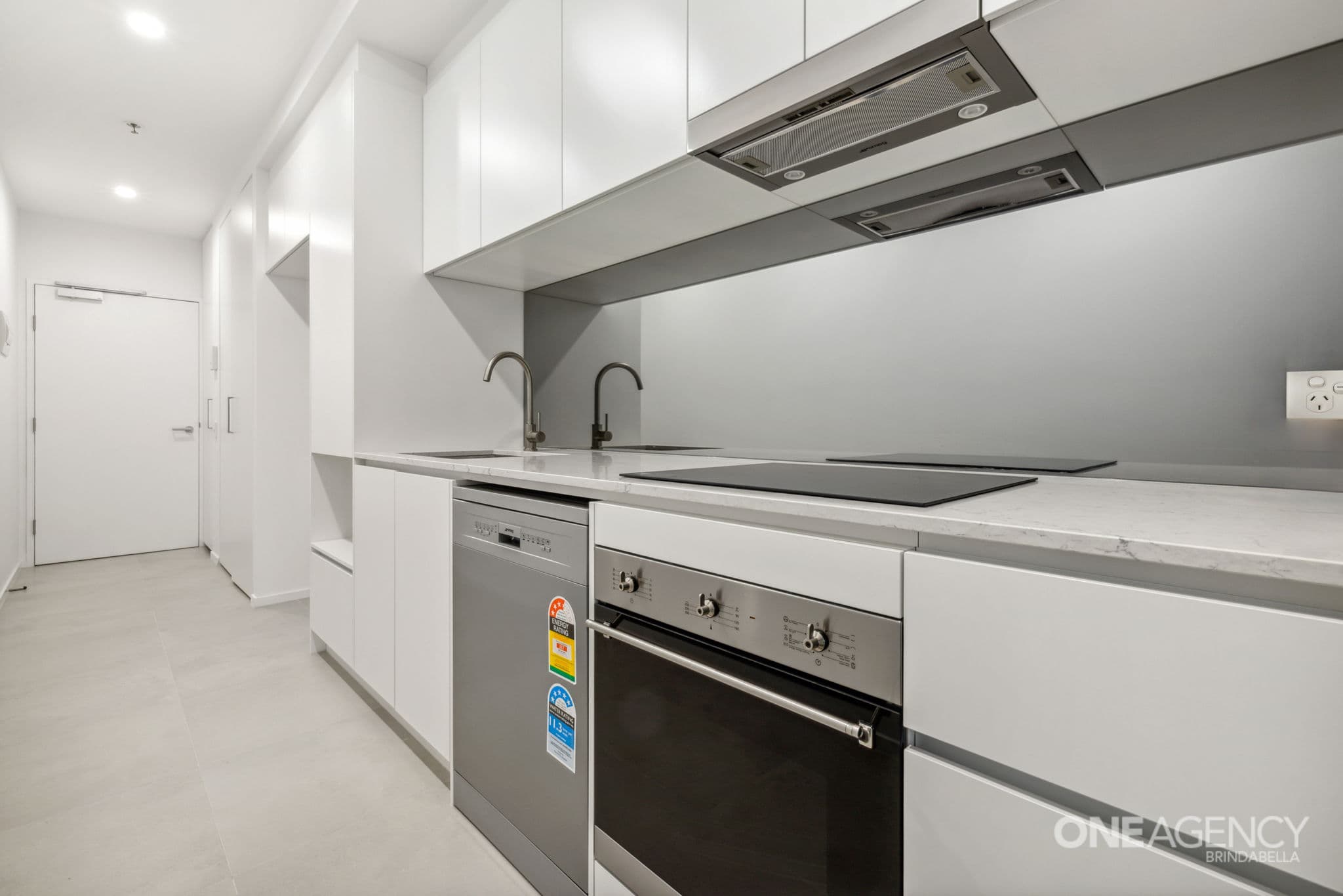 2213/3 Grazier Lane, Belconnen, Belconnen - Thumbnail 2