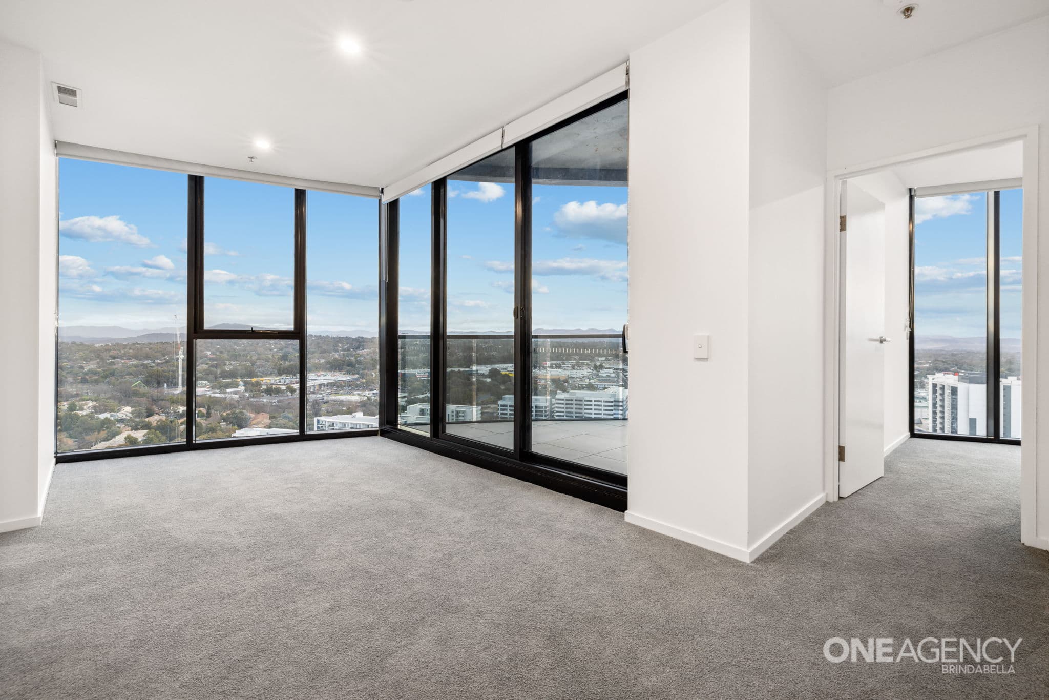 2213/3 Grazier Lane, Belconnen, Belconnen - Thumbnail 3