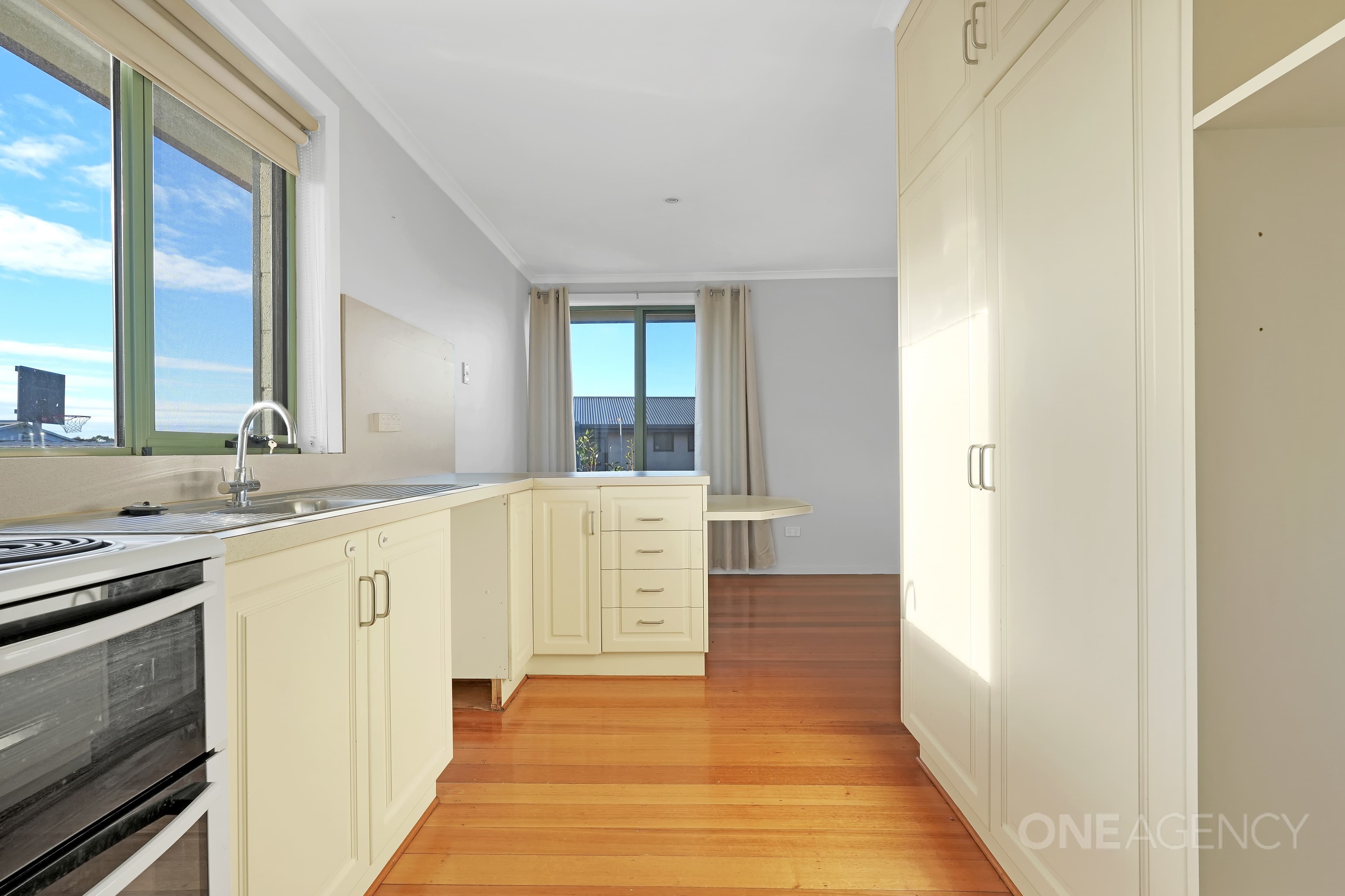31 Flinders Drive, Somerset, Somerset - Thumbnail 4