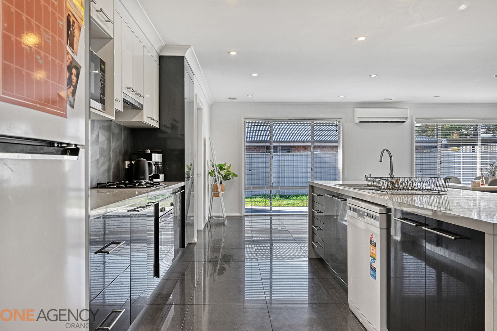 24 Robinson Court, Orange, Orange - Thumbnail 3