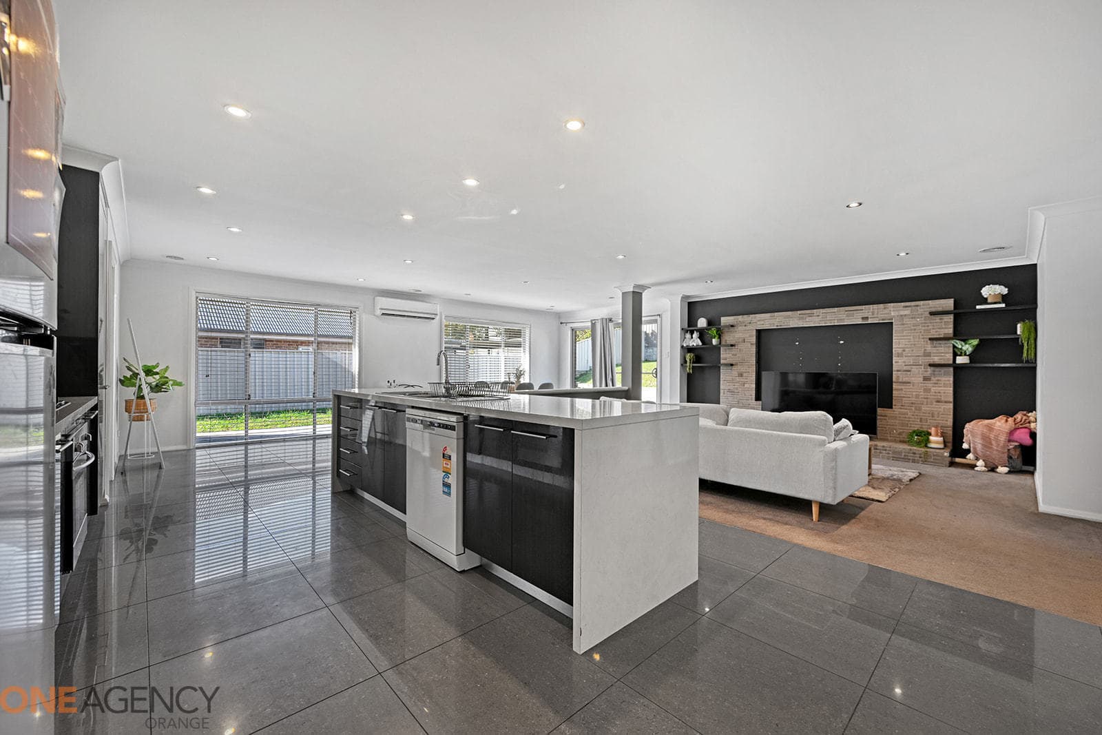 24 Robinson Court, Orange, Orange - Thumbnail 5