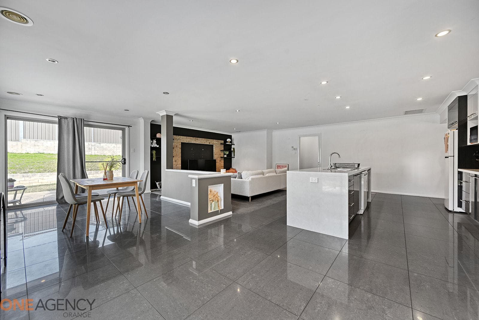 24 Robinson Court, Orange, Orange - Thumbnail 6