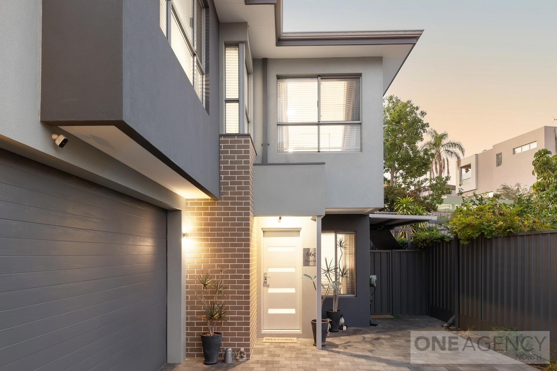 66C Pearl Parade, Scarborough, Scarborough - Thumbnail 2