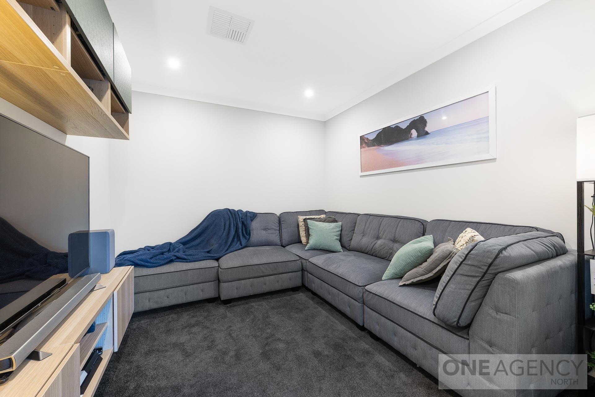 66C Pearl Parade, Scarborough, Scarborough - Thumbnail 3