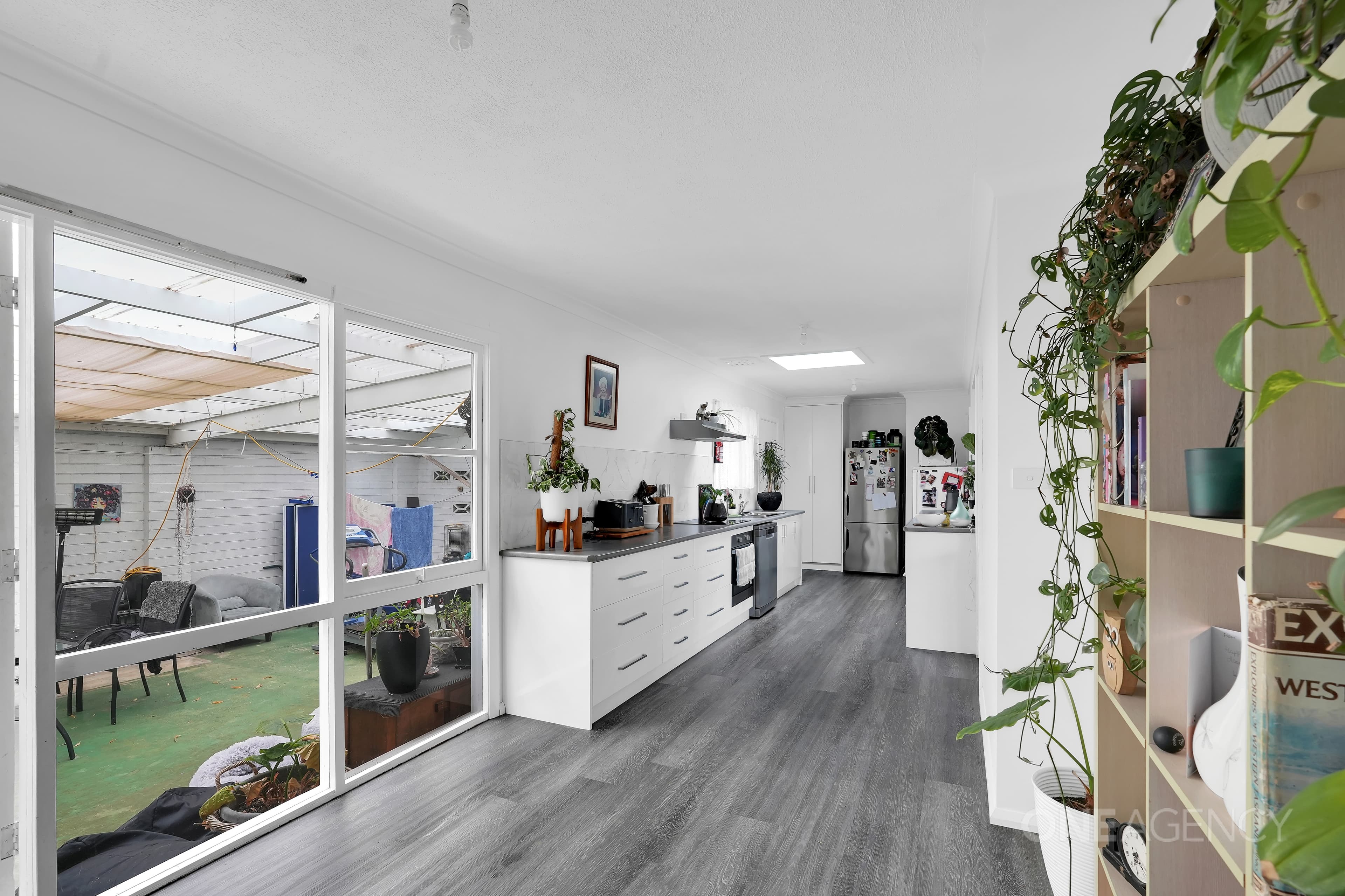 12 Van Diemens Crescent, Park Grove, Park Grove - Thumbnail 5