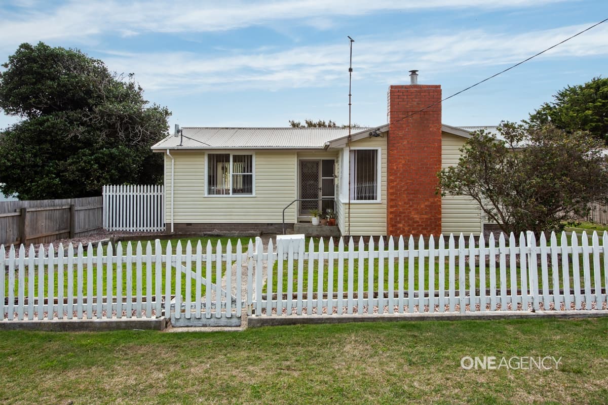 15 Rougemont Street, Stanley, Stanley - Image 1