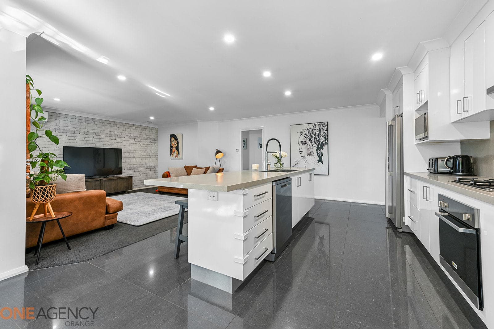 10 Robinson Court, Orange, Orange - Thumbnail 7